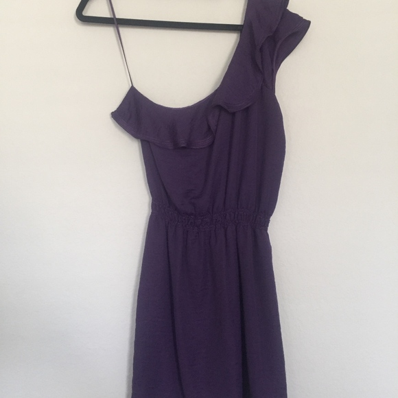Chelsea & Violet Purple off-shoulder dress - Picture 2 of 5